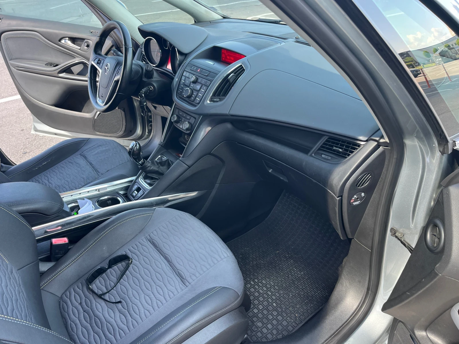 Opel Zafira 2.0 Дизел 6+ 1 ТOURER - изображение 7