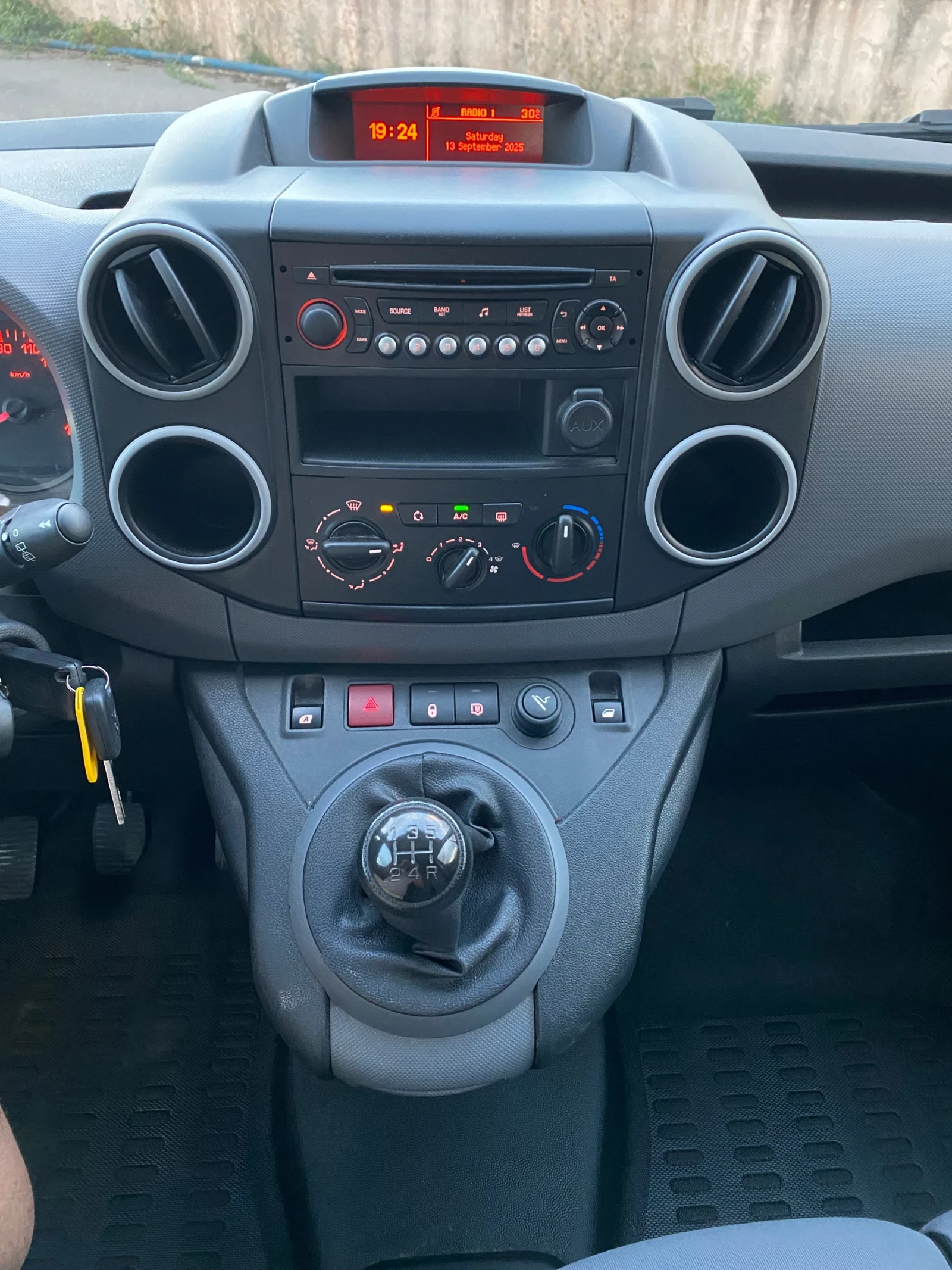 Peugeot Partner 1.6HDI | Mobile.bg   13