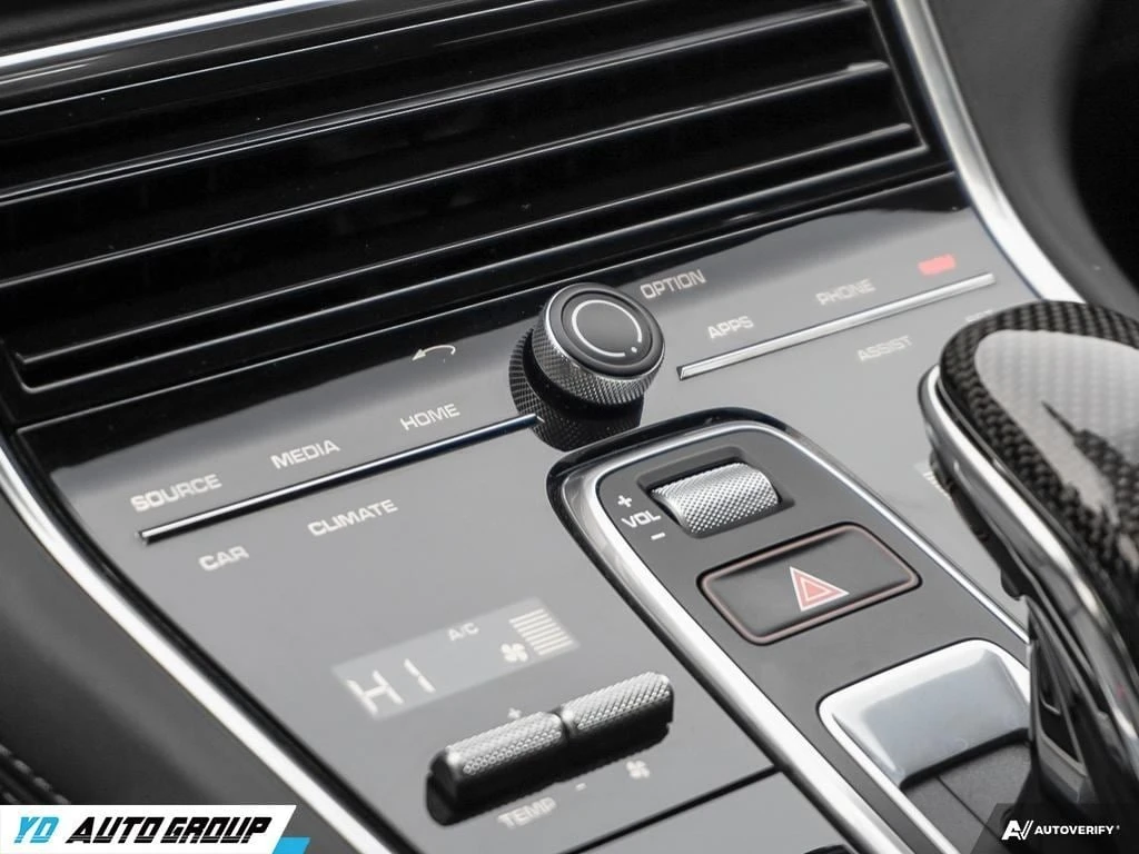 Porsche Panamera  GTS * CARFAX * БЕЗ ПЪРВОНАЧАЛНА ВНОСКА - изображение 10