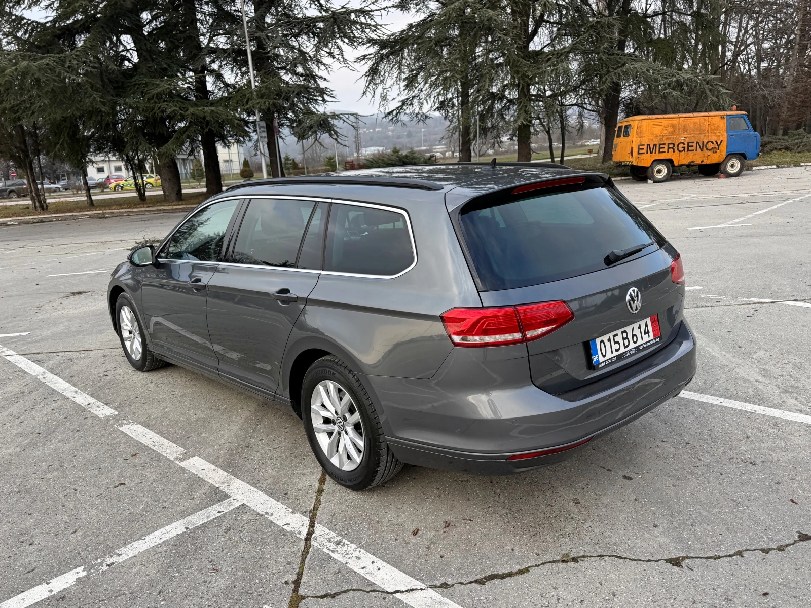 VW Passat 2.0/Hi-Line/Distronic/150p.s/LED/Xenon/Navi/Масаж - изображение 6