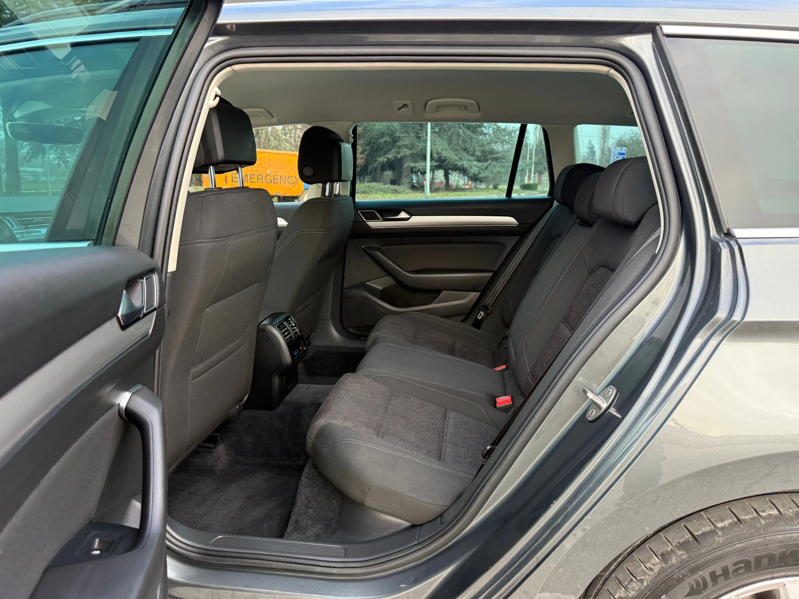 VW Passat 2.0/Hi-Line/Distronic/150p.s/LED/Xenon/Navi/����� | Mobile.bg � ����������� 13