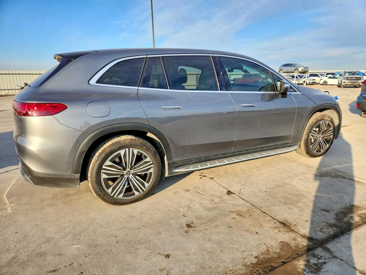 Mercedes-Benz EQS Suv 450+ , снимка 3 - Автомобили и джипове - 54072573