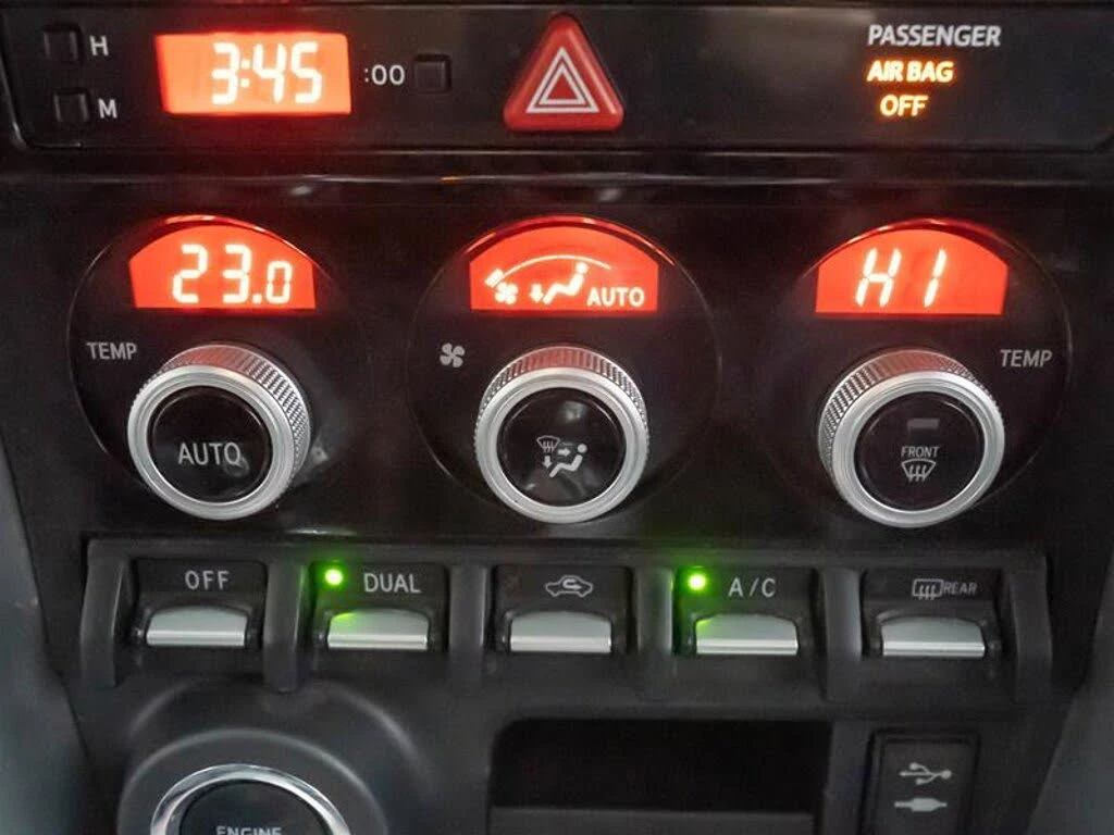 Subaru BRZ Sport Tech* ПОДГРЕВ* KEYLESS* КРАЙНА ЦЕНА* , снимка 13 - Автомобили и джипове - 54193556