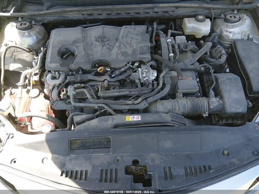 Toyota Camry 2.5l Le Hybrid, снимка 10 - Автомобили и джипове - 54234944