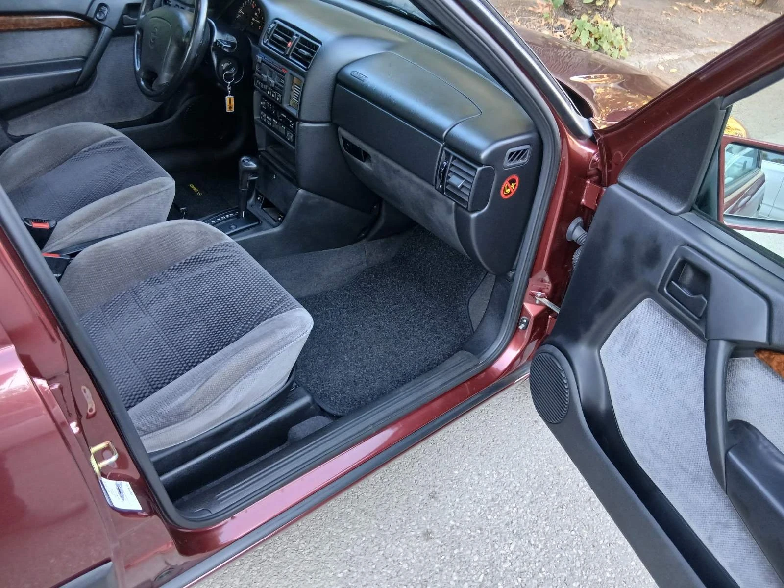 Opel Vectra 2.0i * АВТОМАТИК* , снимка 7 - Автомобили и джипове - 54248612