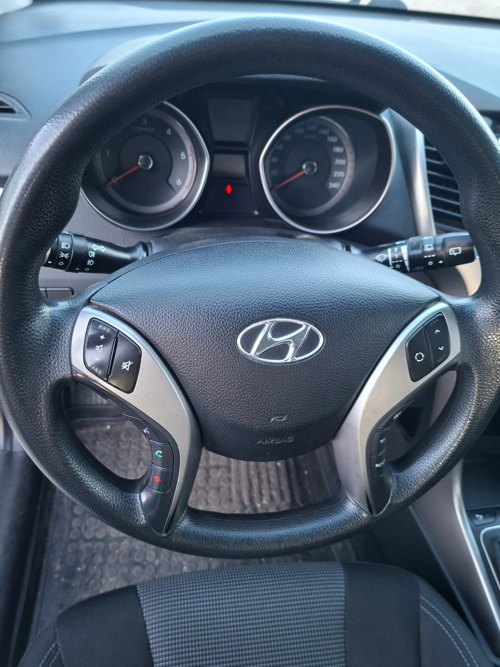 Hyundai I30, снимка 16 - Автомобили и джипове - 54825468