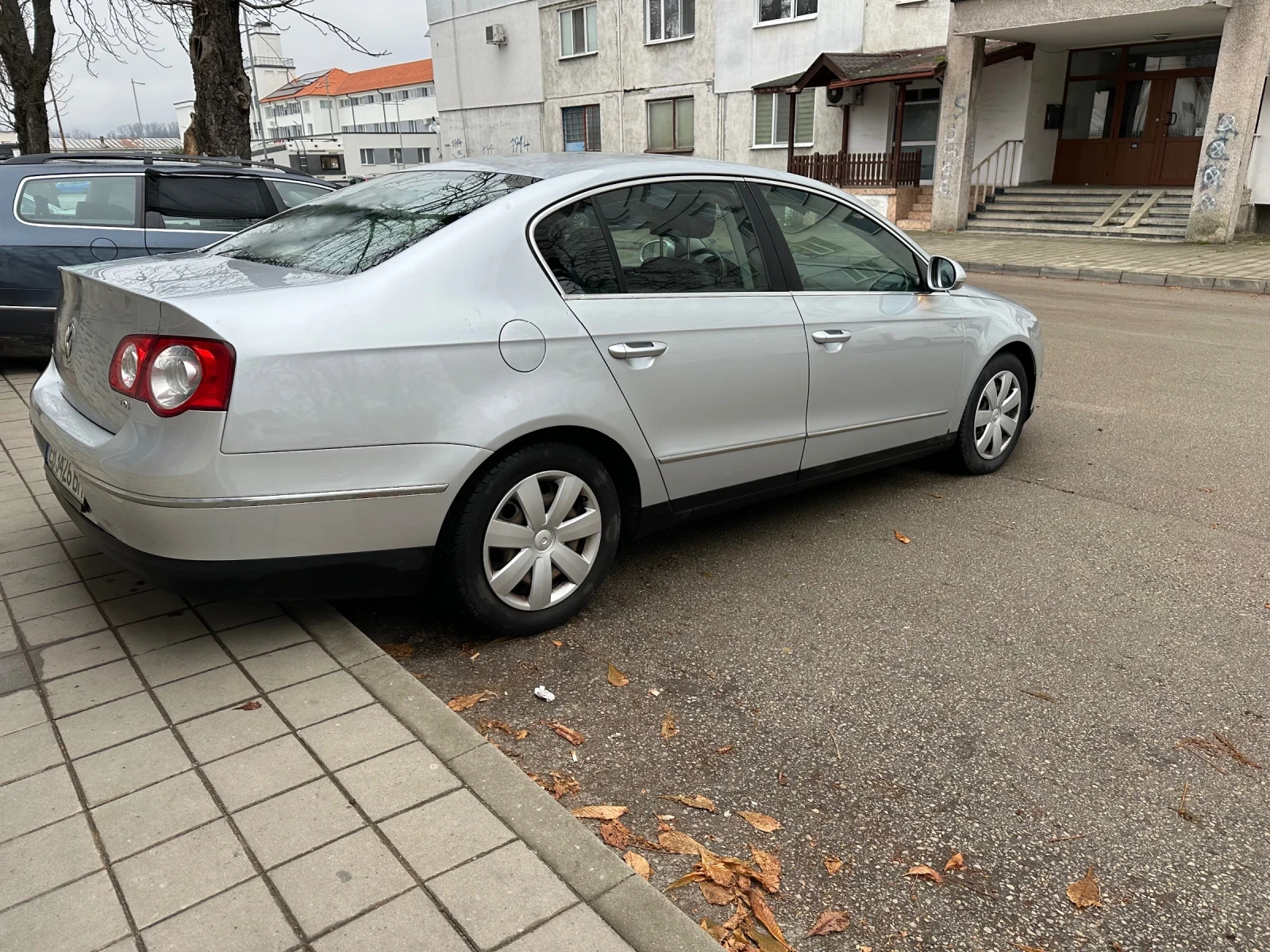 VW Passat 1.9 TDI, снимка 6 - Автомобили и джипове - 54929228