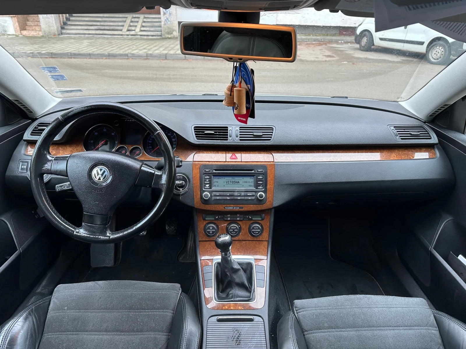 VW Passat 1.9 TDI, снимка 5 - Автомобили и джипове - 54929228