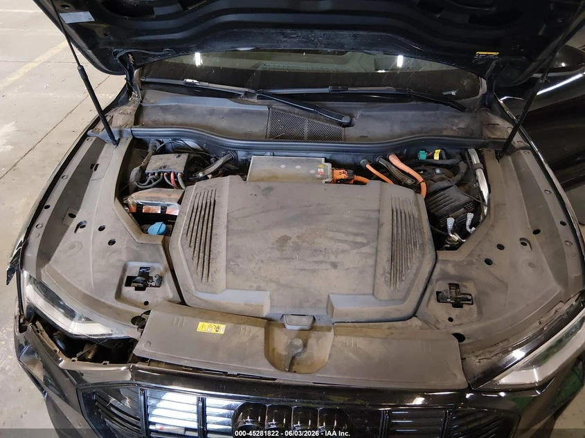 Audi E-Tron Premiumwe, снимка 10 - Автомобили и джипове - 55004146