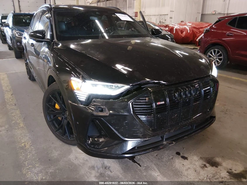 Audi E-Tron Premiumwe, снимка 6 - Автомобили и джипове - 55004146