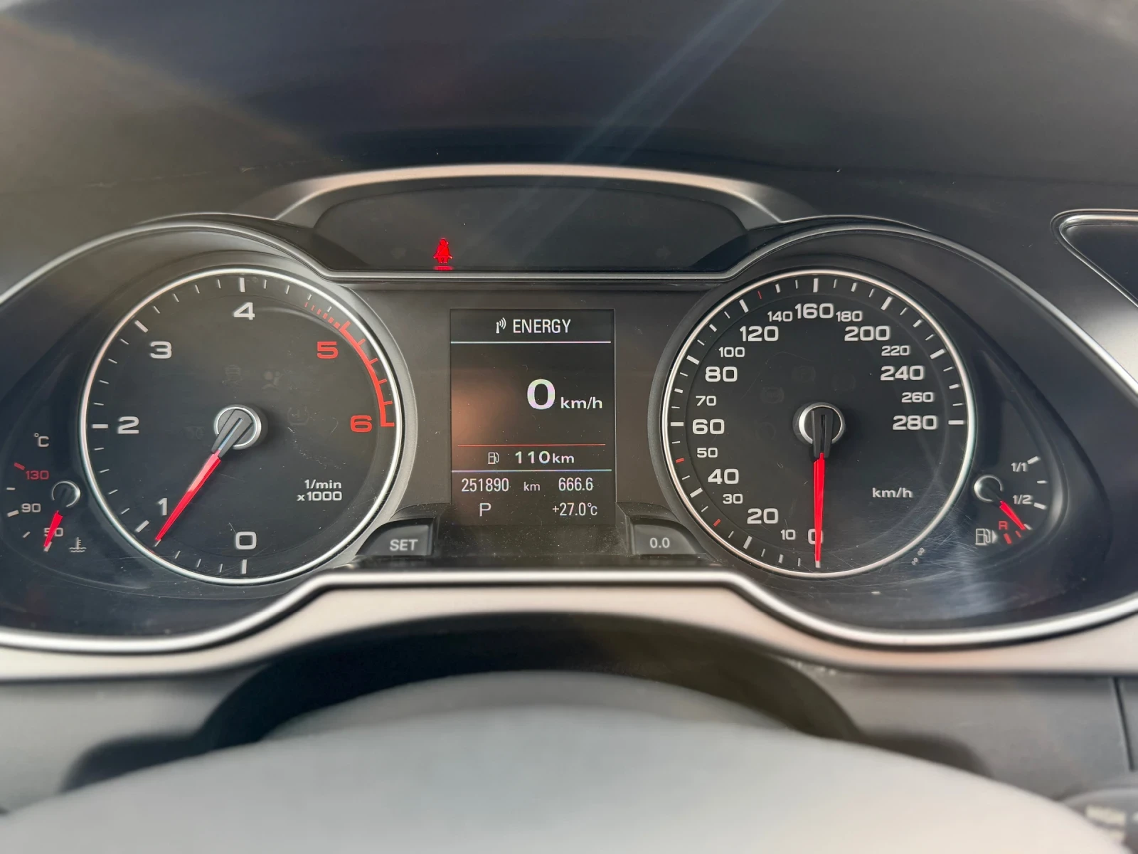 Audi A4 Allroad 2.0 TDI / PANORAMA / QUATTRO / BANG&OLUFSEN, снимка 7 - Автомобили и джипове - 55016854