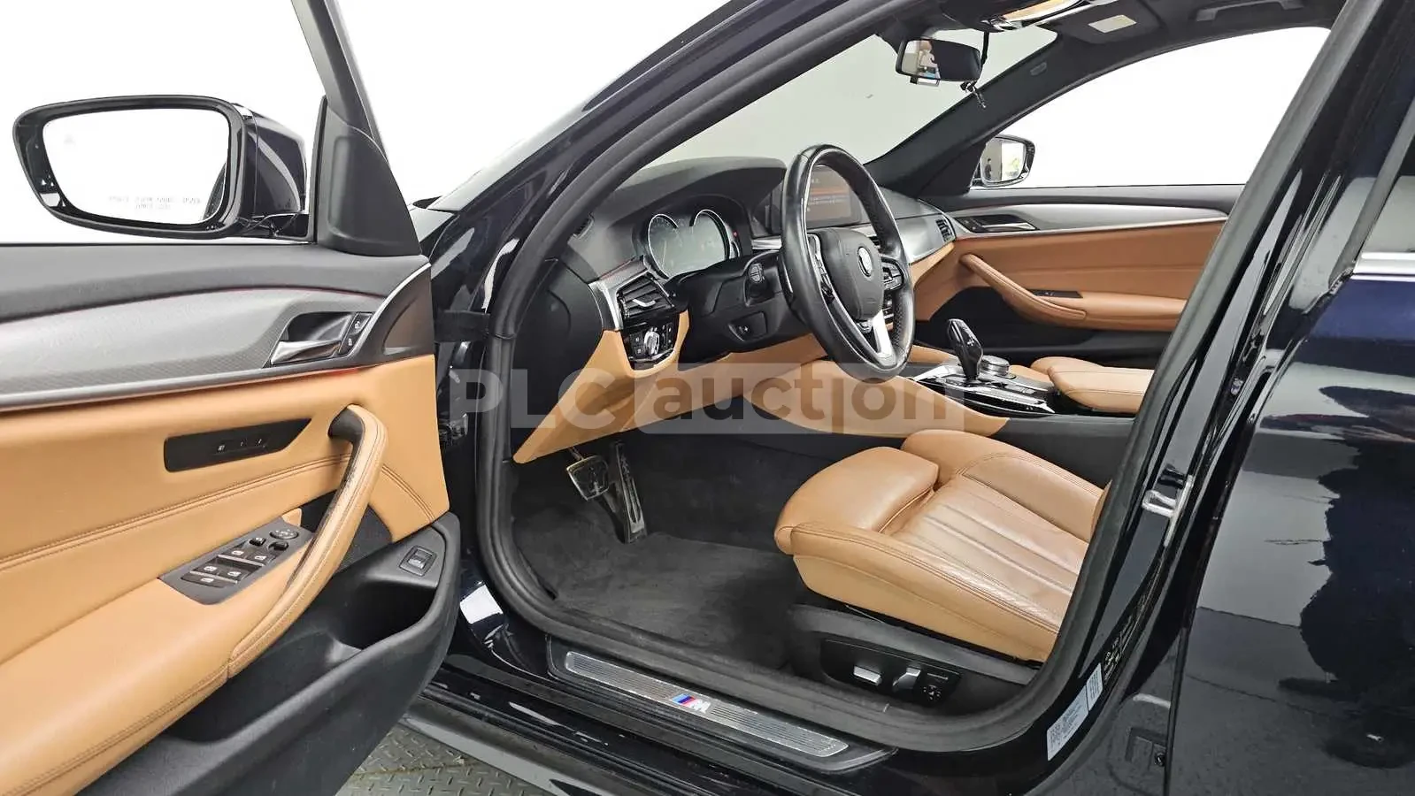 BMW 530 XDRIVE HEAD UP/360#PANO# #УНИКАТ# !FULL!, снимка 9 - Автомобили и джипове - 55187474