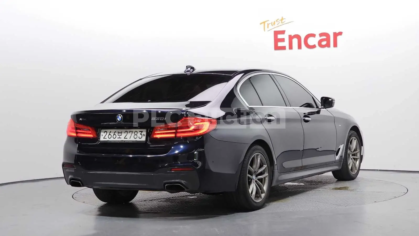 BMW 530 XDRIVE HEAD UP/360#PANO# #УНИКАТ# !FULL!, снимка 2 - Автомобили и джипове - 55187474