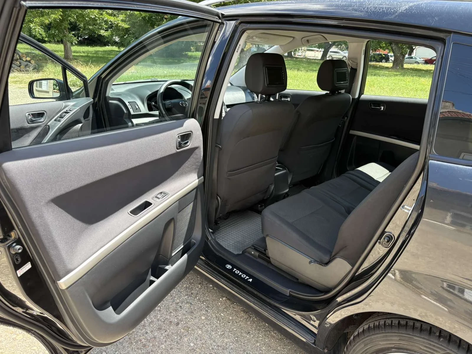 Toyota Corolla verso, снимка 8 - Автомобили и джипове - 55279667