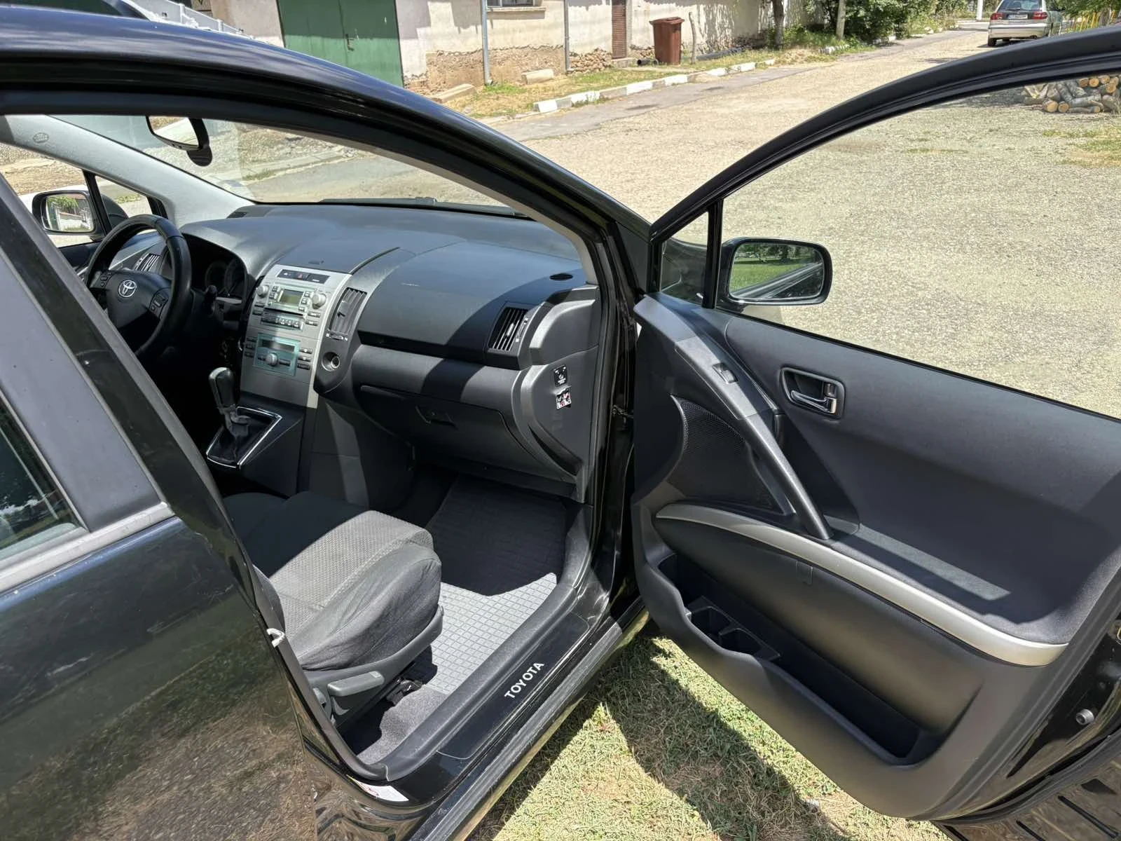 Toyota Corolla verso, снимка 10 - Автомобили и джипове - 55279667