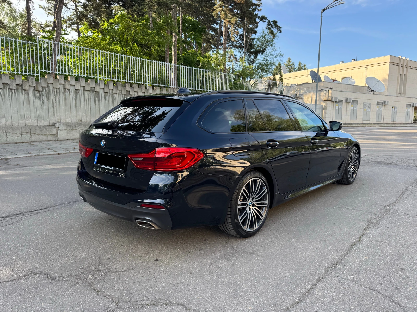 BMW 520 d xDrive M Sport Touring , снимка 7 - Автомобили и джипове - 55364465
