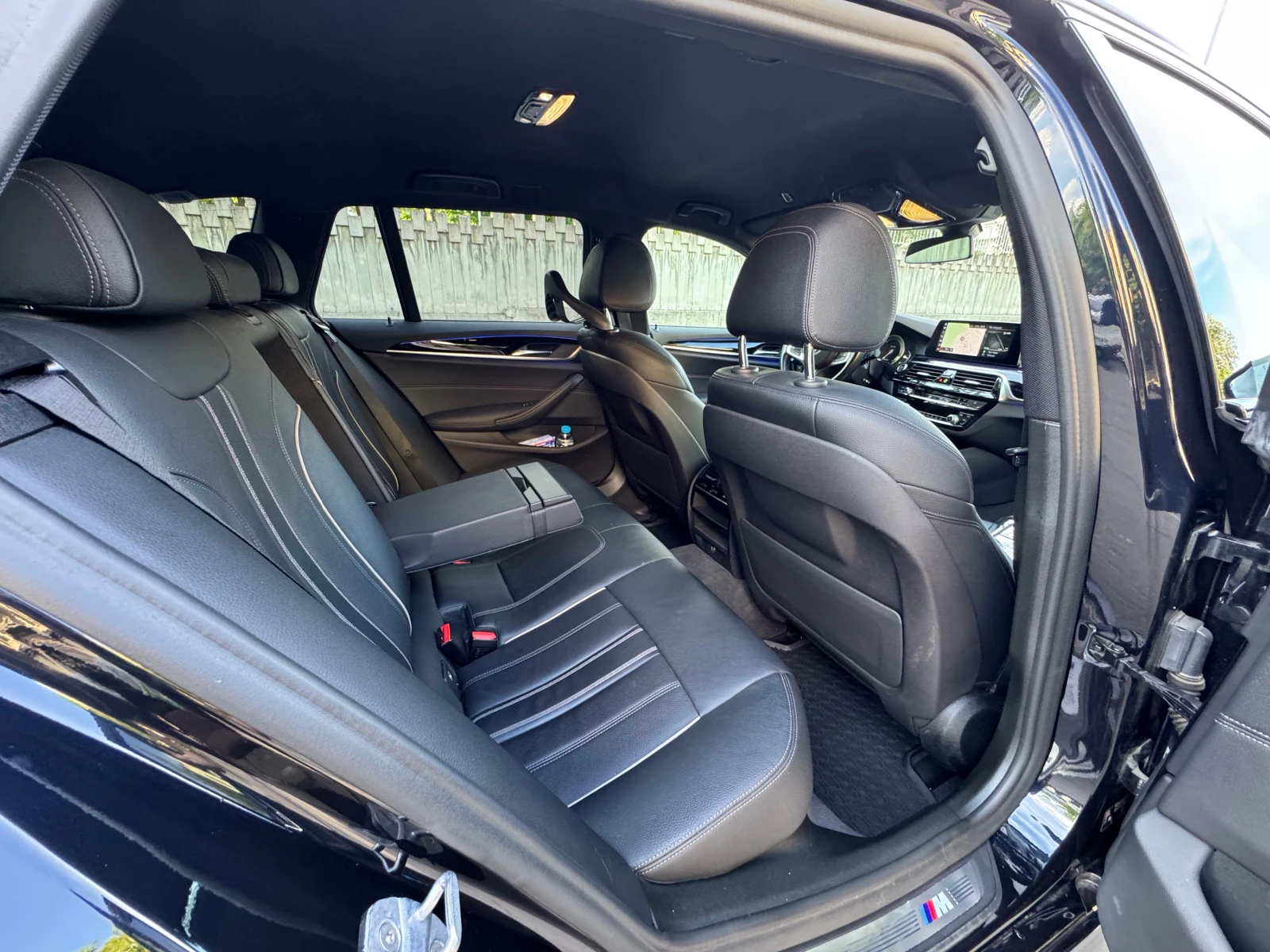 BMW 520 d xDrive M Sport Touring , снимка 15 - Автомобили и джипове - 55364465