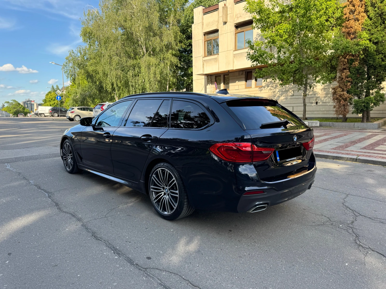 BMW 520 d xDrive M Sport Touring , снимка 5 - Автомобили и джипове - 55364465