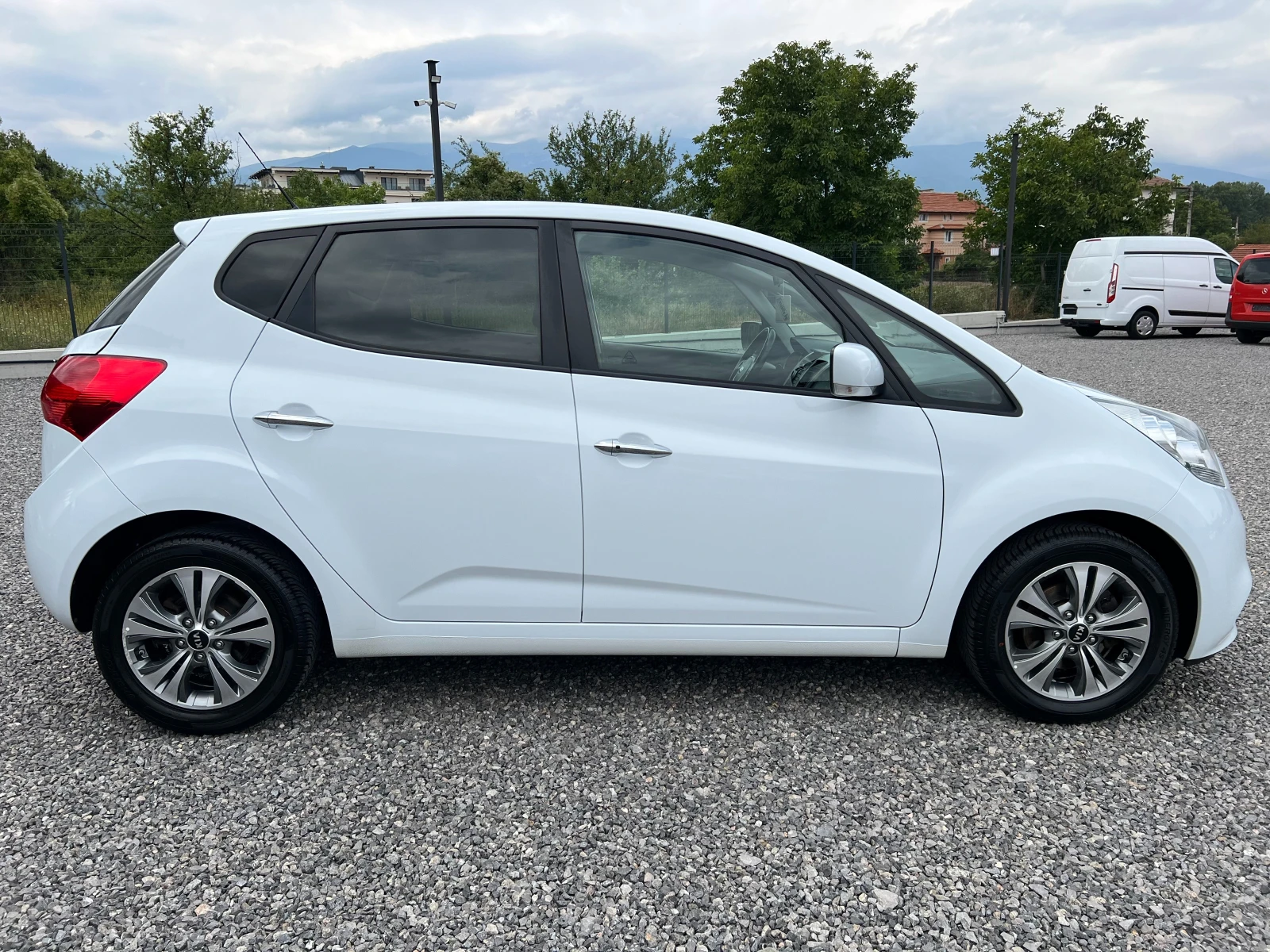 Hyundai Ix20 1.6i 125k.c./АВТОМАТИК/EURO 6/PDC/TОП СЪСТОЯНИЕ/, снимка 6 - Автомобили и джипове - 55404868
