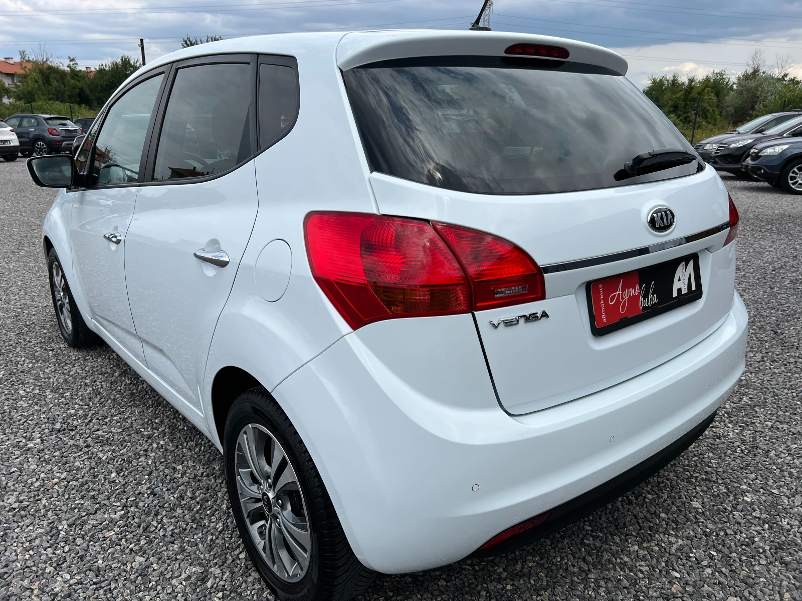 Hyundai Ix20 1.6i 125k.c./АВТОМАТИК/EURO 6/PDC/TОП СЪСТОЯНИЕ/, снимка 3 - Автомобили и джипове - 55404868