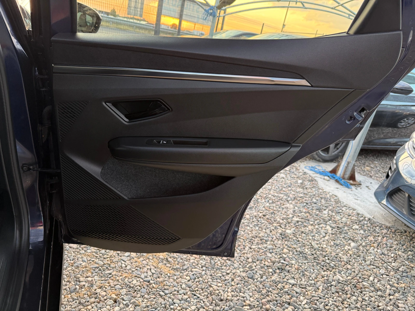 Renault Megane E-tech EV60, снимка 13 - Автомобили и джипове - 55823228
