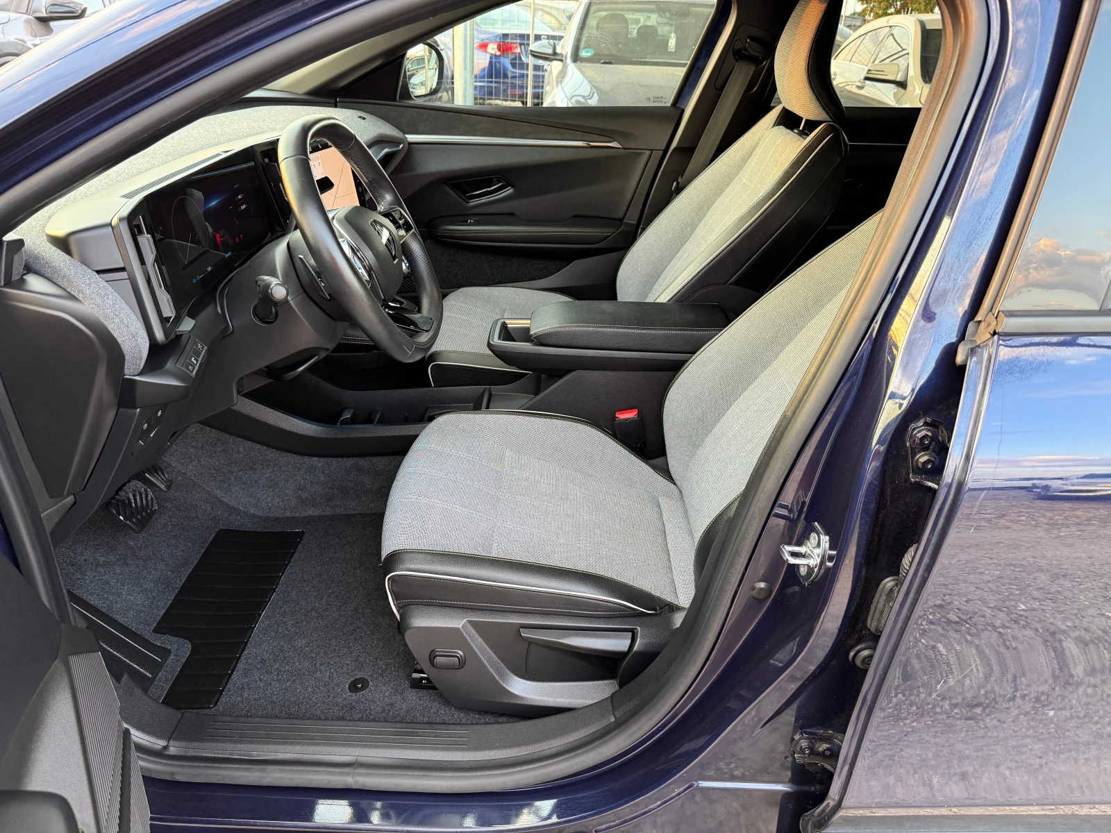 Renault Megane E-tech EV60, снимка 7 - Автомобили и джипове - 55823228