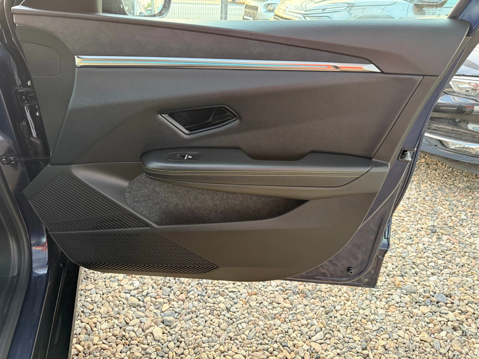 Renault Megane E-tech EV60, снимка 16 - Автомобили и джипове - 55823228