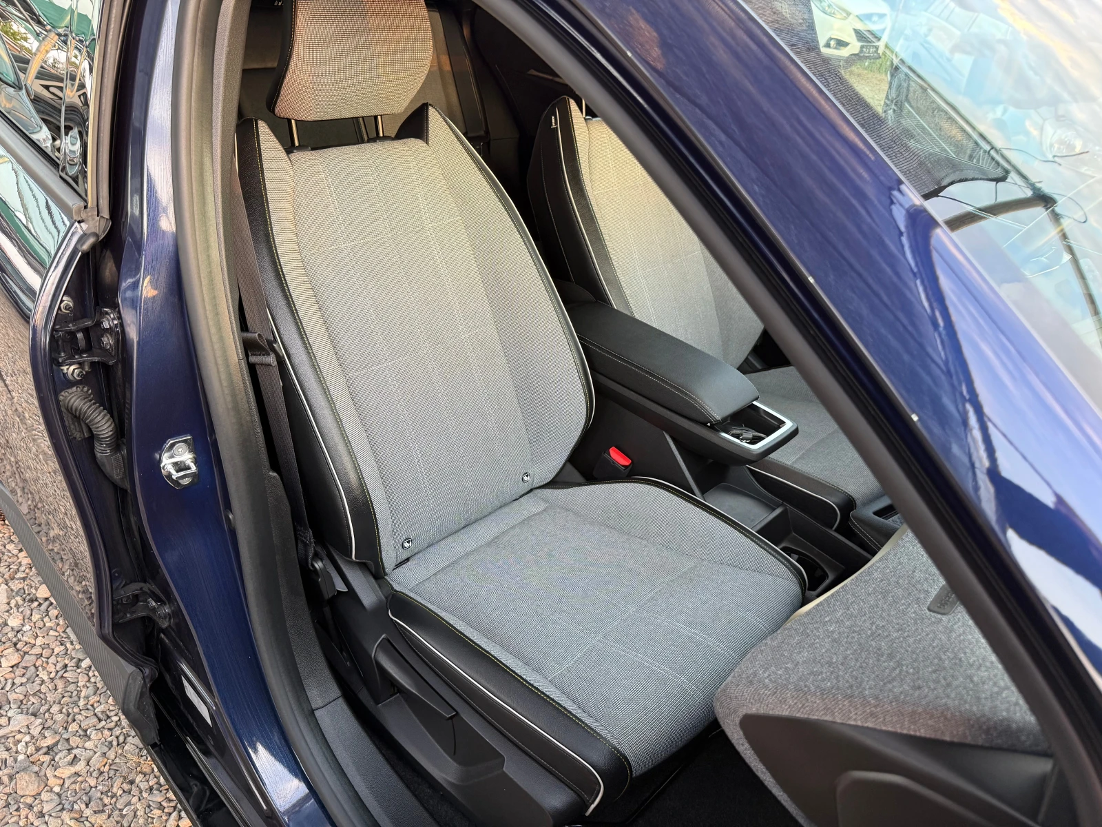 Renault Megane E-tech EV60, снимка 15 - Автомобили и джипове - 55823228