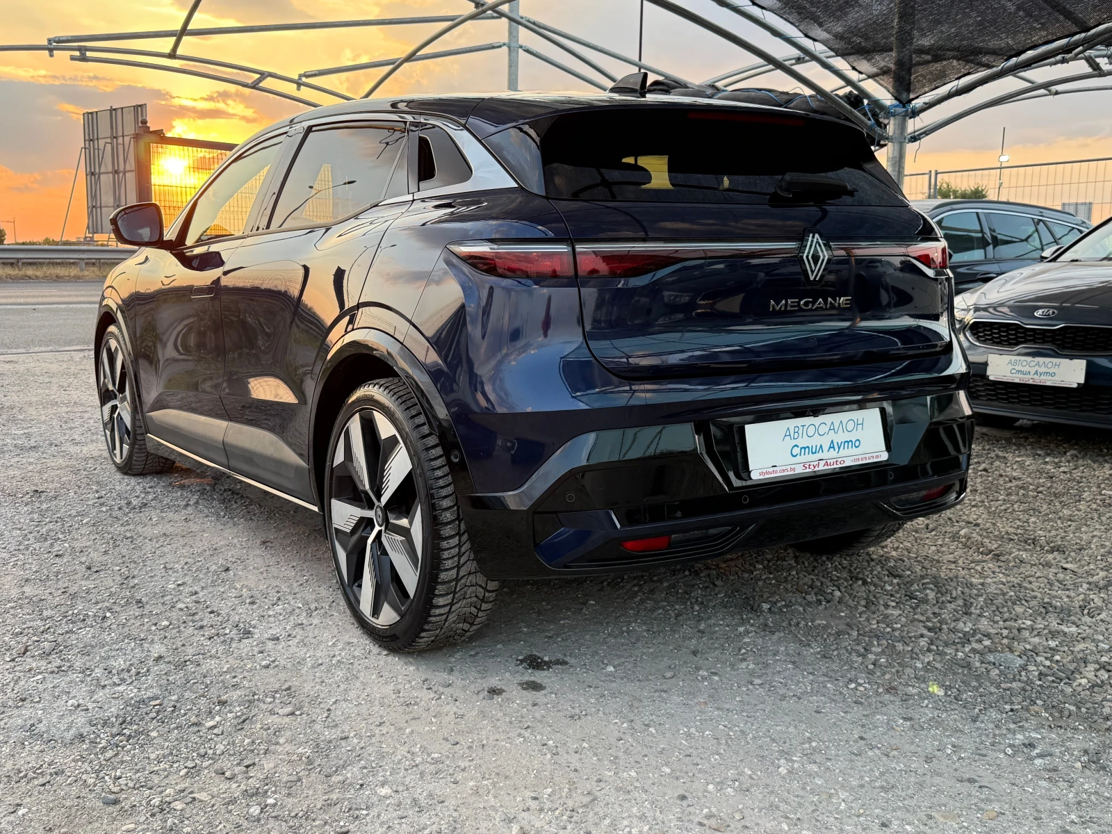 Renault Megane E-tech EV60, снимка 4 - Автомобили и джипове - 55823228