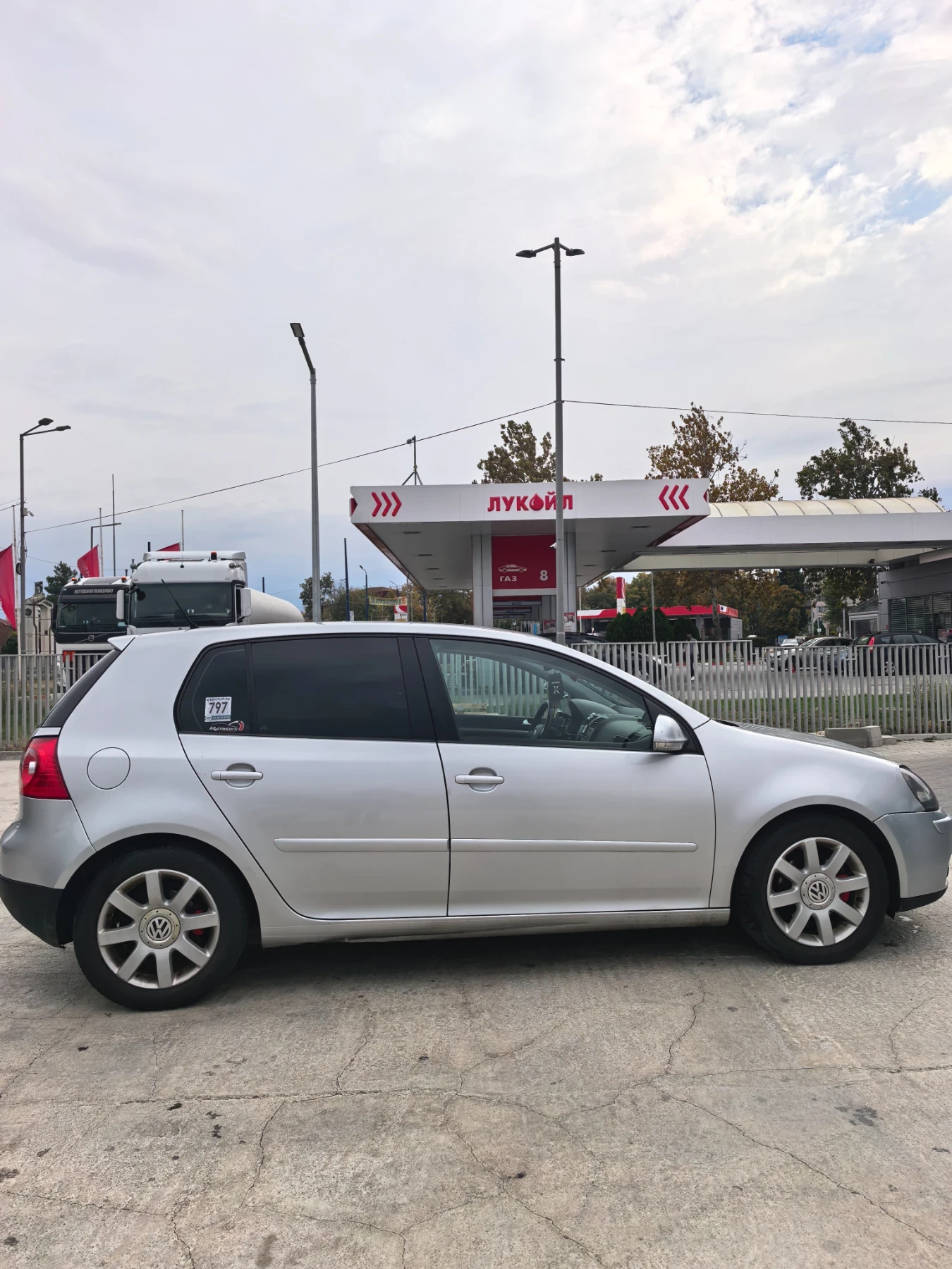 VW Golf, снимка 5 - Автомобили и джипове - 56658933