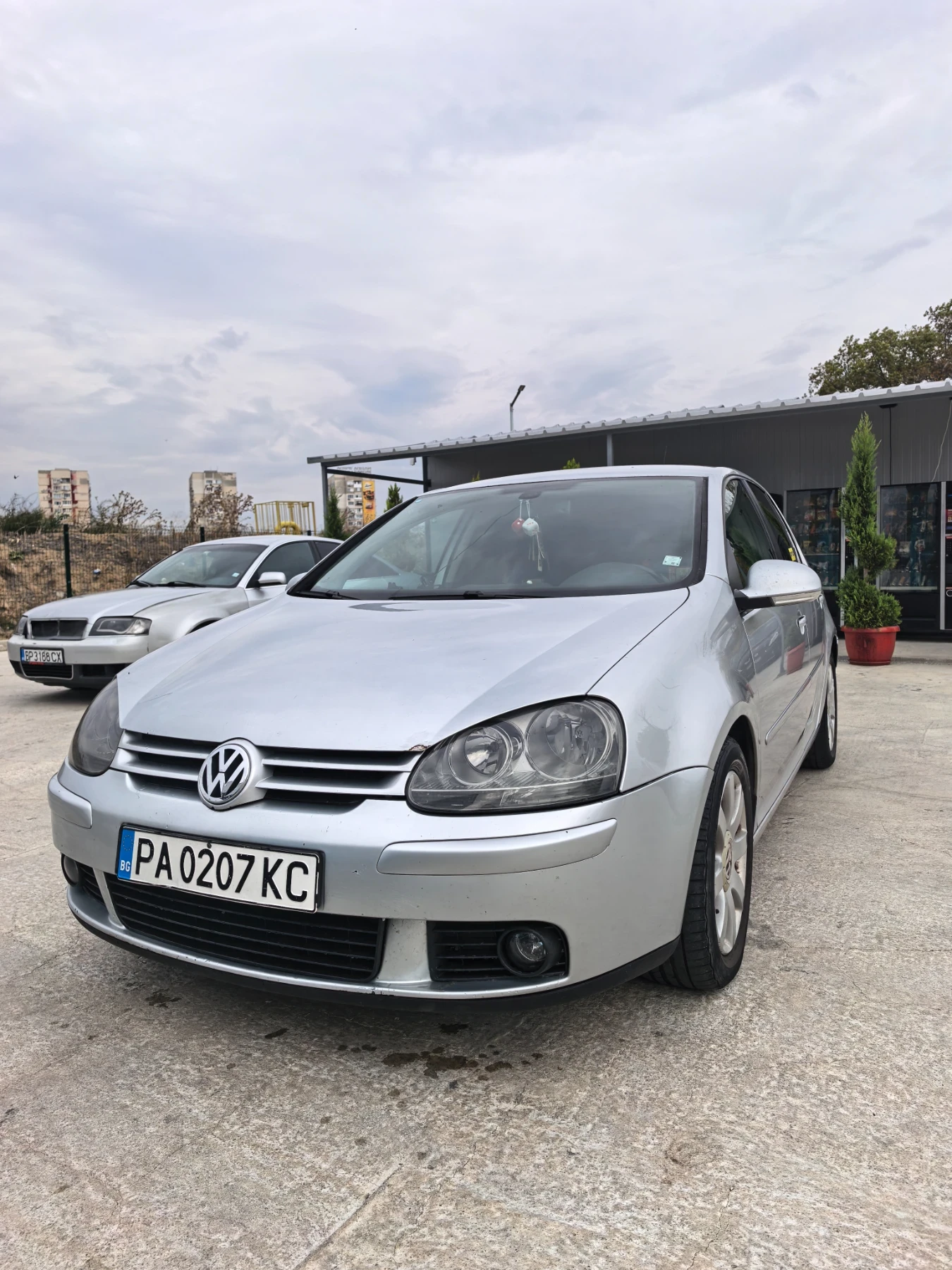 VW Golf, снимка 2 - Автомобили и джипове - 56658933