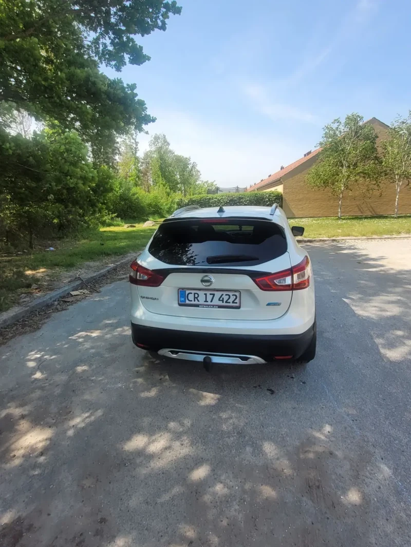 Nissan Qashqai, снимка 11 - Автомобили и джипове - 47565428