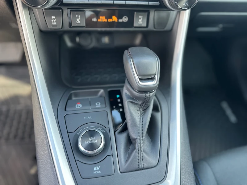 Toyota Rav4 2.5 Hybrid SE AWD, снимка 10 - Автомобили и джипове - 51017673