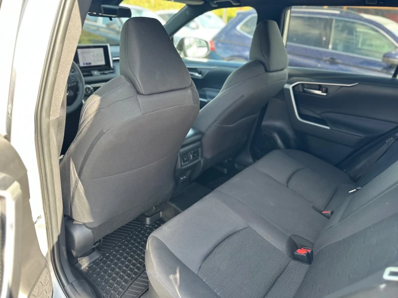 Toyota Rav4 2.5 Hybrid SE AWD, снимка 13 - Автомобили и джипове - 51017673