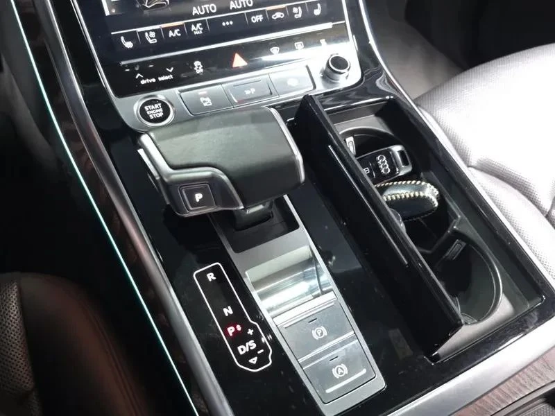 Audi Q7, снимка 8 - Автомобили и джипове - 56689818