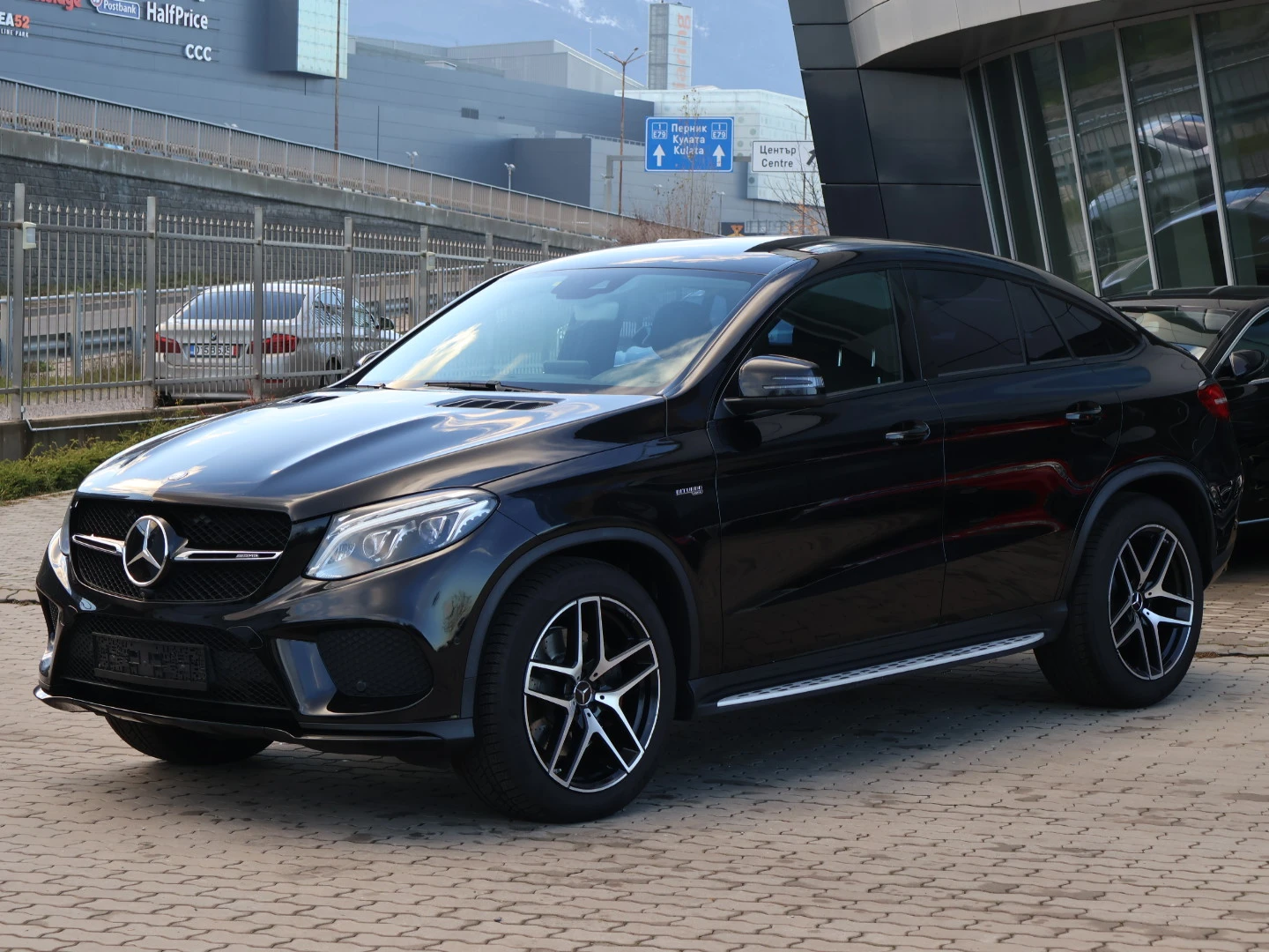 Mercedes-Benz GLE 43 AMG COUPE на 130 хил .км. в ТОП СЪСТОЯНИЕ - изображение 3