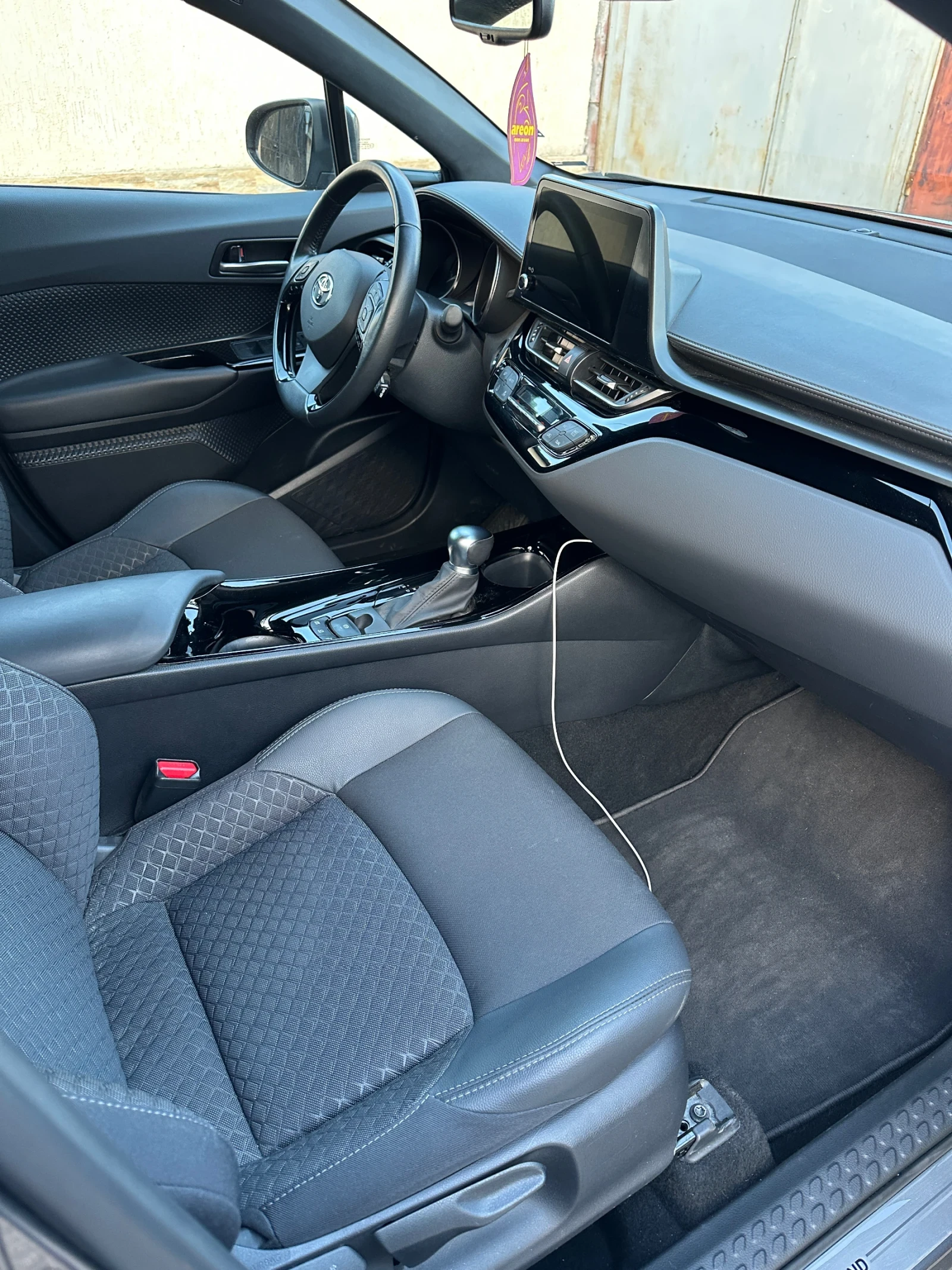 Toyota C-HR  - изображение 3
