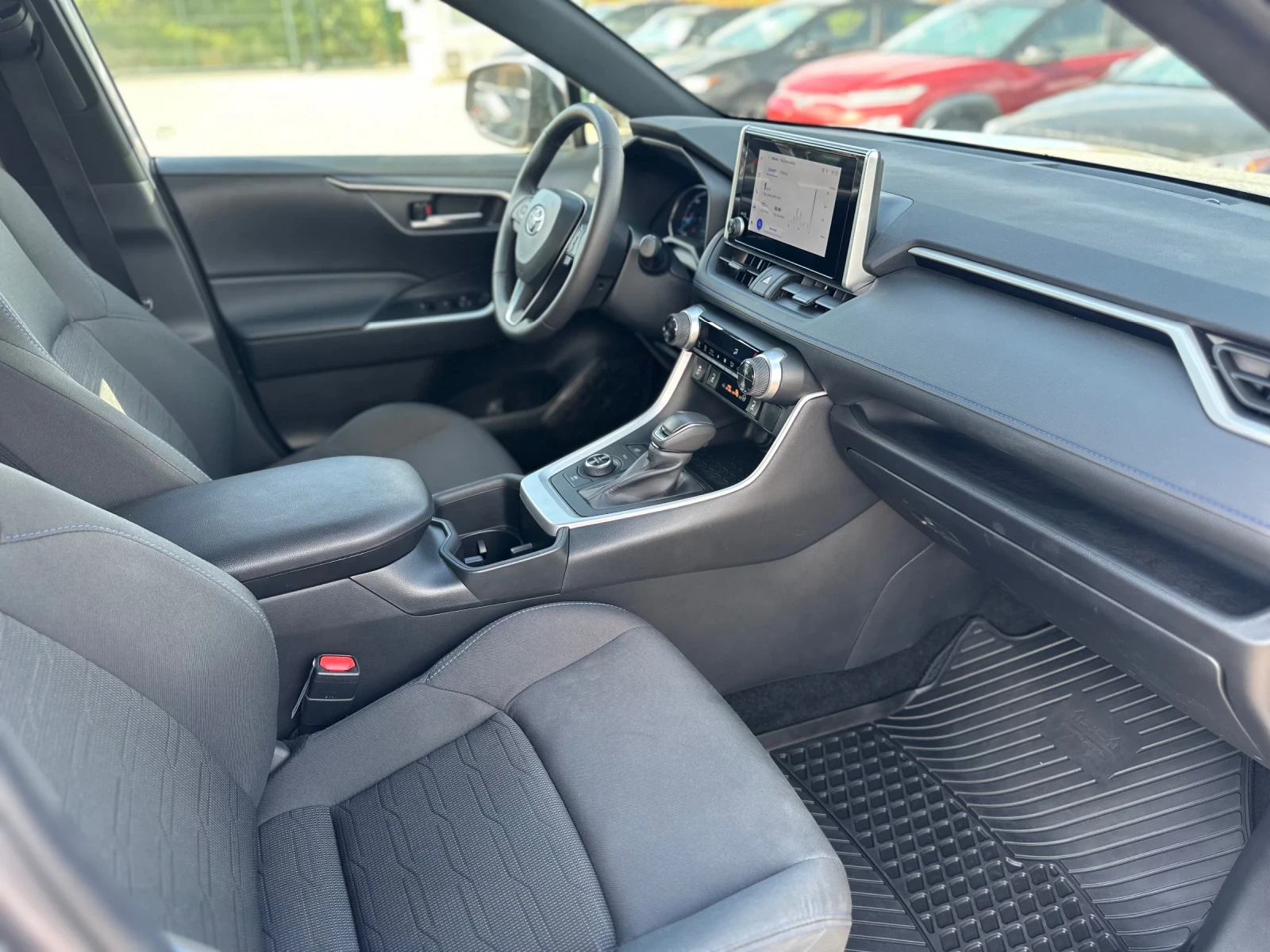 Toyota Rav4 2.5 Hybrid SE AWD - изображение 9