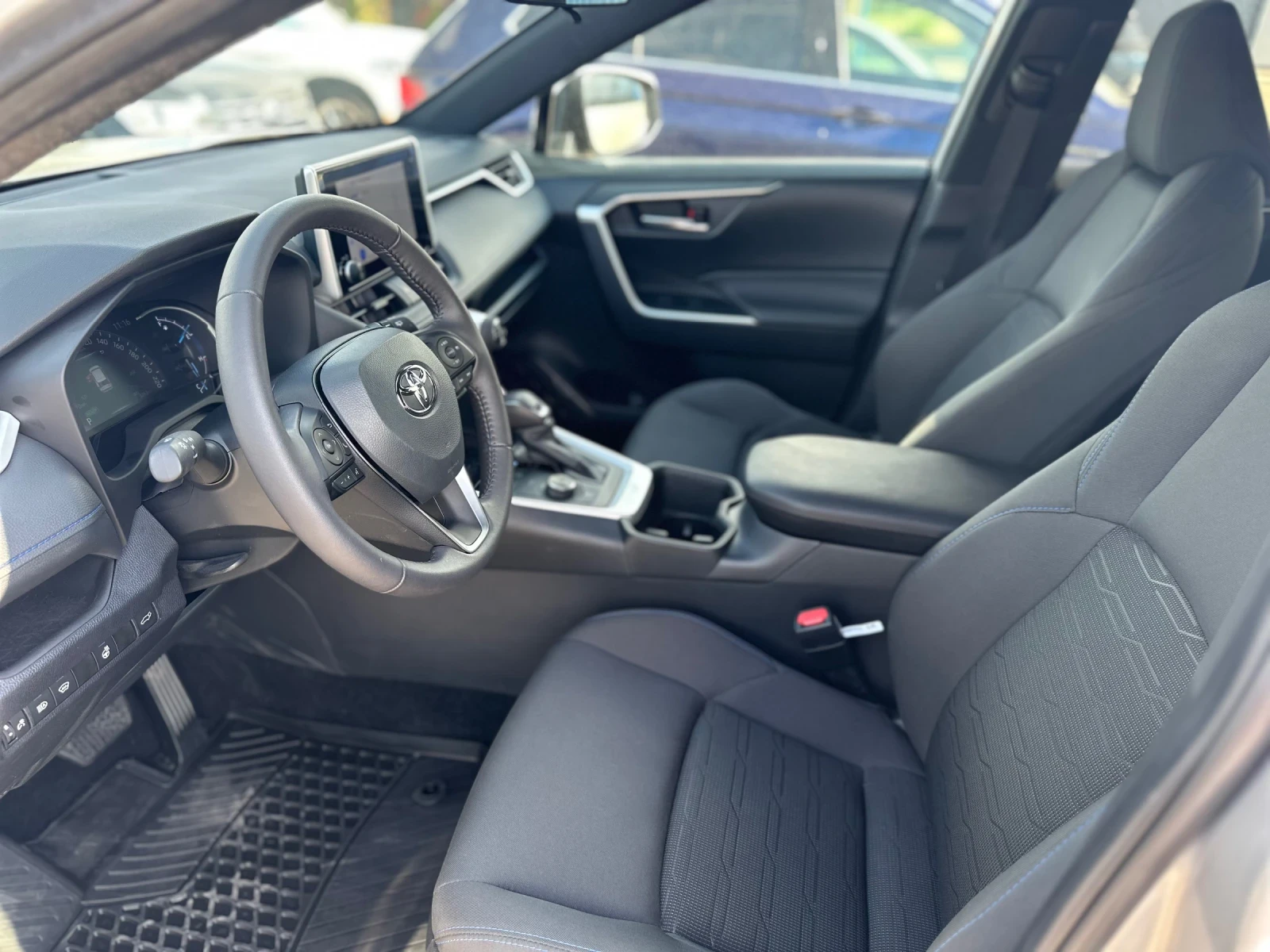 Toyota Rav4 2.5 Hybrid SE AWD - изображение 8