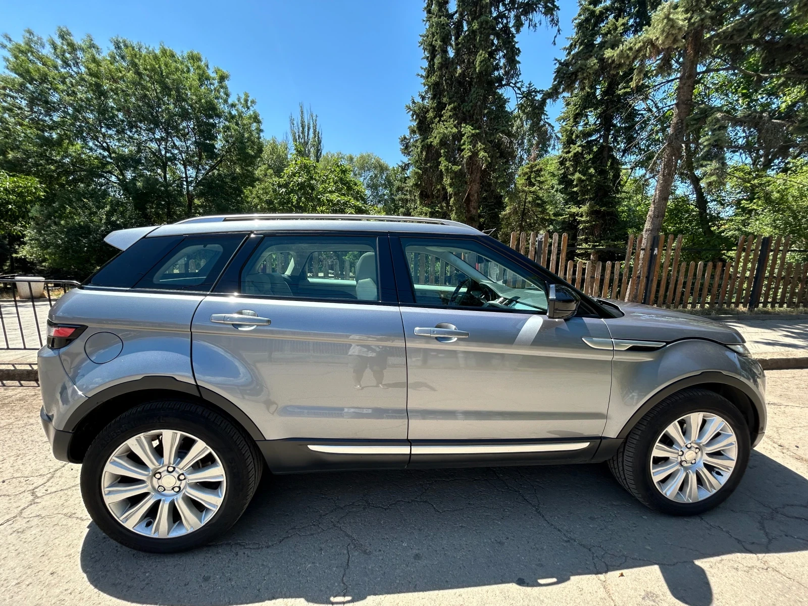 Land Rover Range Rover Evoque 2.2D4x4 - изображение 4