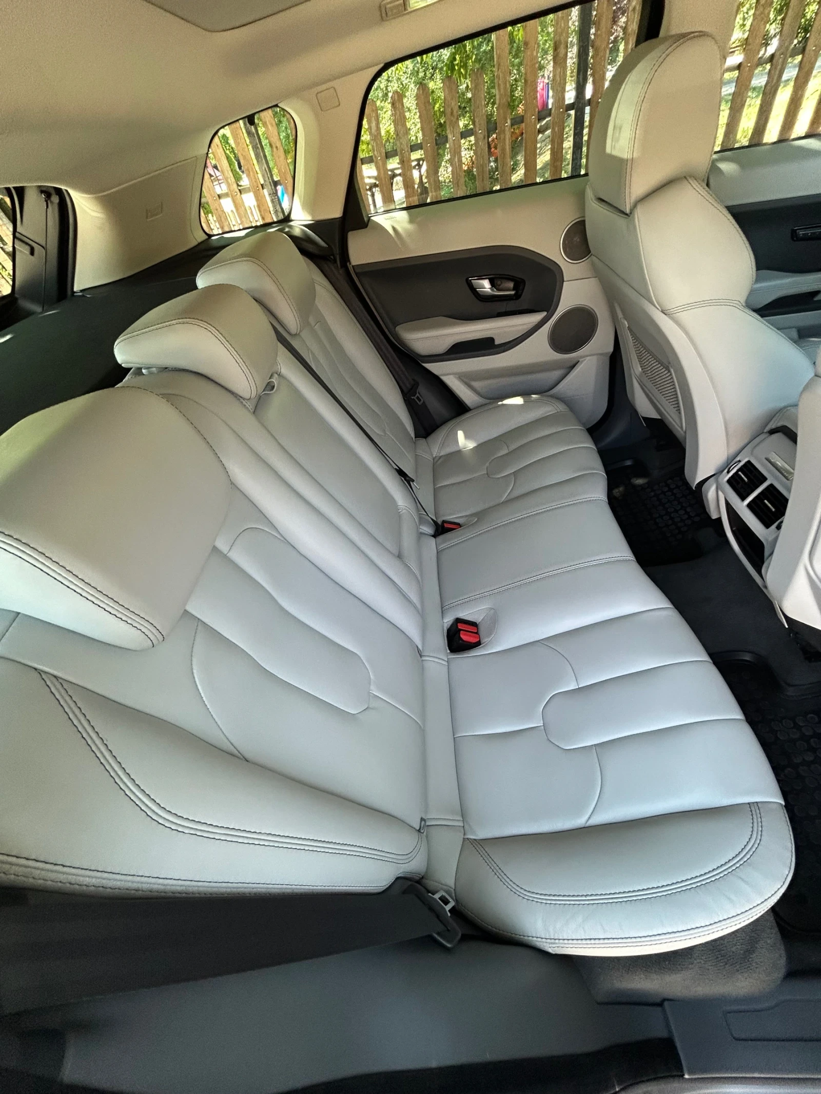 Land Rover Range Rover Evoque 2.2D4x4 - изображение 9