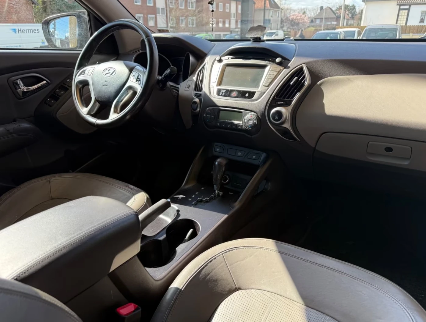 Hyundai IX35 Premium AWD , снимка 10 - Автомобили и джипове - 54111865