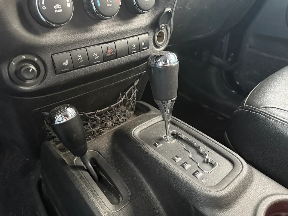 Jeep Wrangler UNLIMITED SAHARA* ПОДГРЕВ* KEYLESS* , снимка 12 - Автомобили и джипове - 54258550