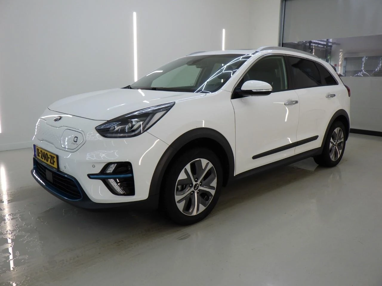 Kia Niro 65KWh DYNAMIC LINE /KIA CONNECT/VESS/2021/SOH100, снимка 2 - Автомобили и джипове - 54566736