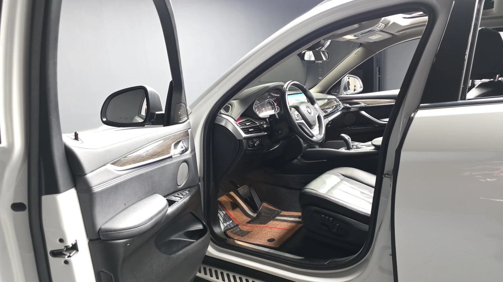 BMW X6 xDrive30d* ЕЛ. БАГАЖНИК* HUD* 360* КРАЙНА ЦЕНА, снимка 10 - Автомобили и джипове - 55367141