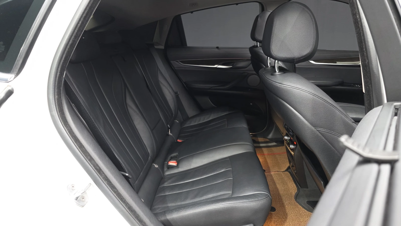 BMW X6 xDrive30d* ЕЛ. БАГАЖНИК* HUD* 360* КРАЙНА ЦЕНА, снимка 12 - Автомобили и джипове - 55367141