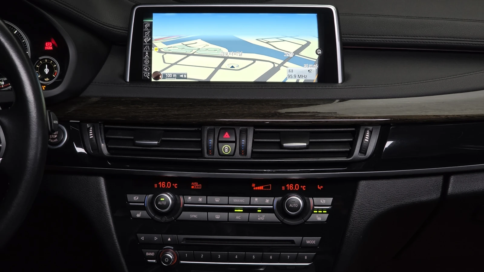 BMW X6 xDrive30d* ЕЛ. БАГАЖНИК* HUD* 360* КРАЙНА ЦЕНА, снимка 14 - Автомобили и джипове - 55367141