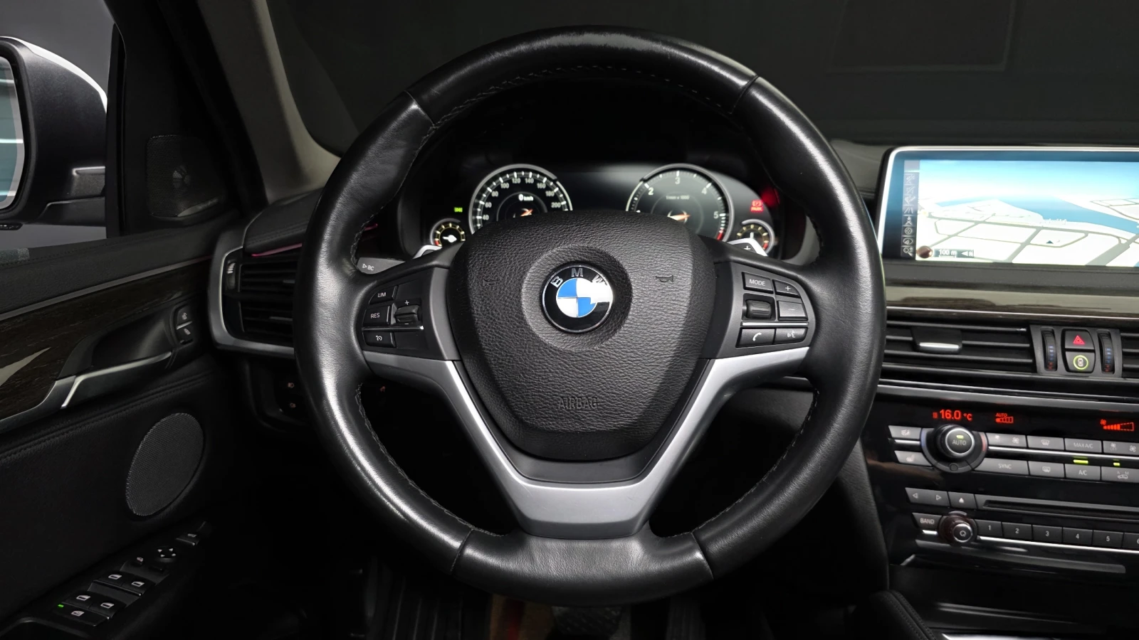 BMW X6 xDrive30d* ЕЛ. БАГАЖНИК* HUD* 360* КРАЙНА ЦЕНА, снимка 13 - Автомобили и джипове - 55367141