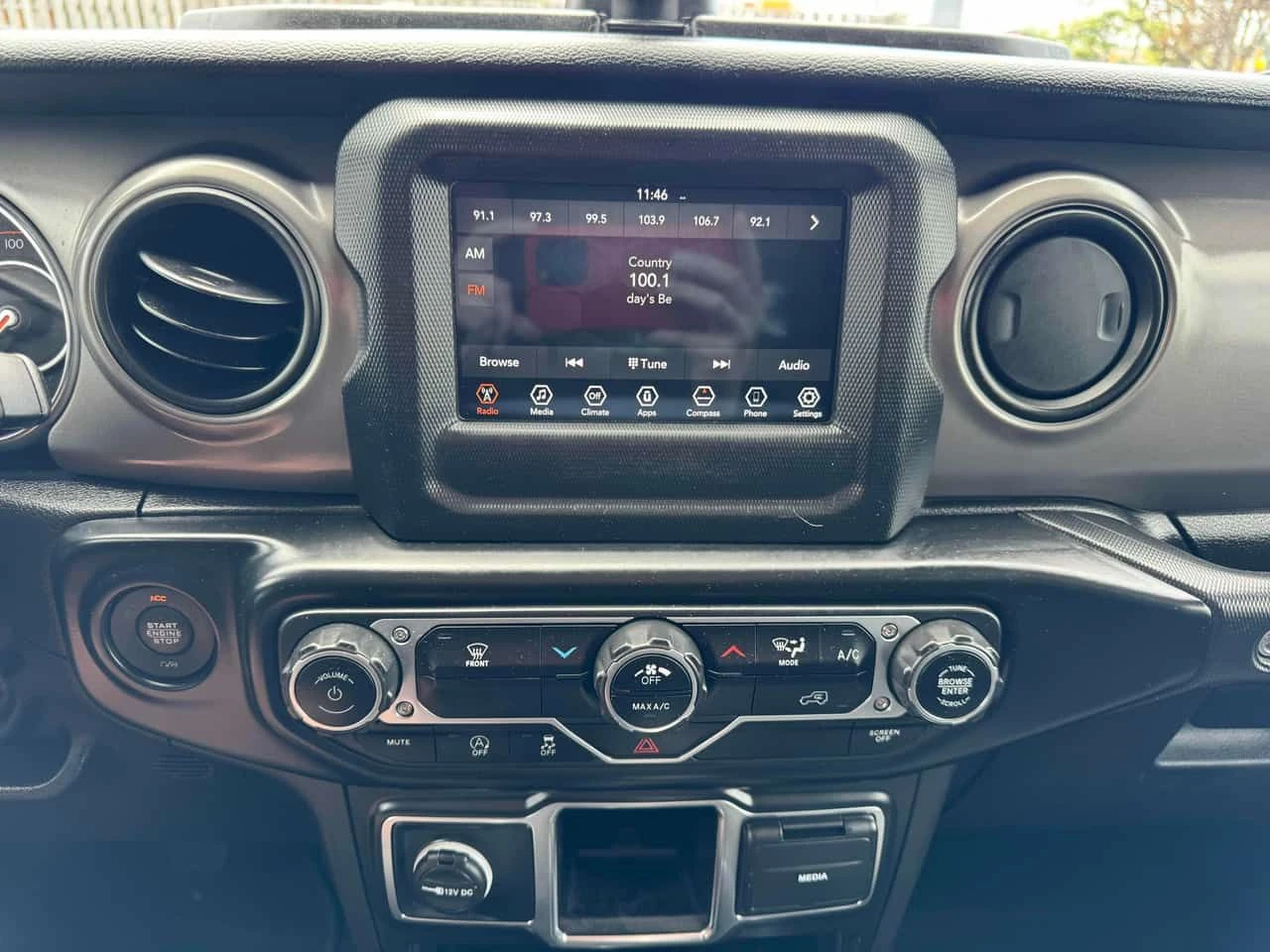 Jeep Wrangler * Sport * АВТОКРЕДИТ БЕЗ ПЪРВОНАЧАЛНА ВНОСКА* , снимка 9 - Автомобили и джипове - 55685158
