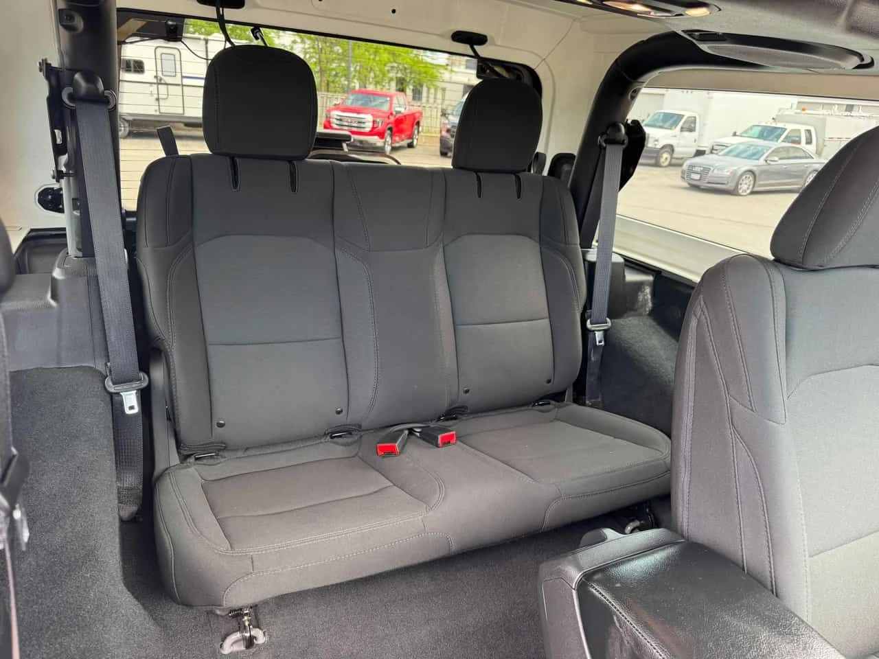 Jeep Wrangler * Sport * АВТОКРЕДИТ БЕЗ ПЪРВОНАЧАЛНА ВНОСКА* , снимка 13 - Автомобили и джипове - 55685158